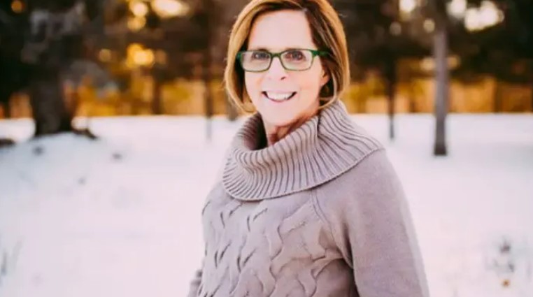 To Help Gay Son, 61-Year-Old Woman Gives Birth To Own Grandchild