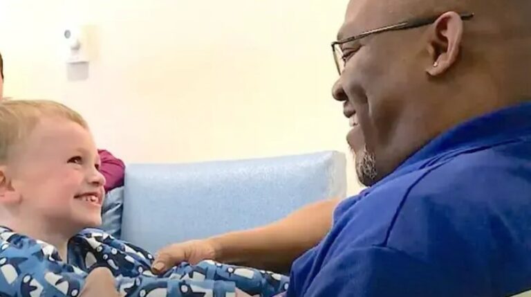 Hospital Janitor And Young Patient’s Bond Is Melting Hearts