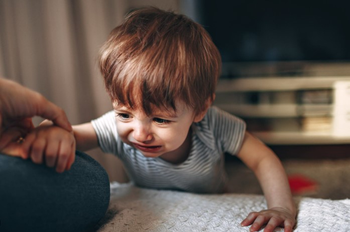 Man Sees 2-Month-Old Baby Outside Alone So He Starts Screaming For Help. That’s When He Makes A Terrifying Realization